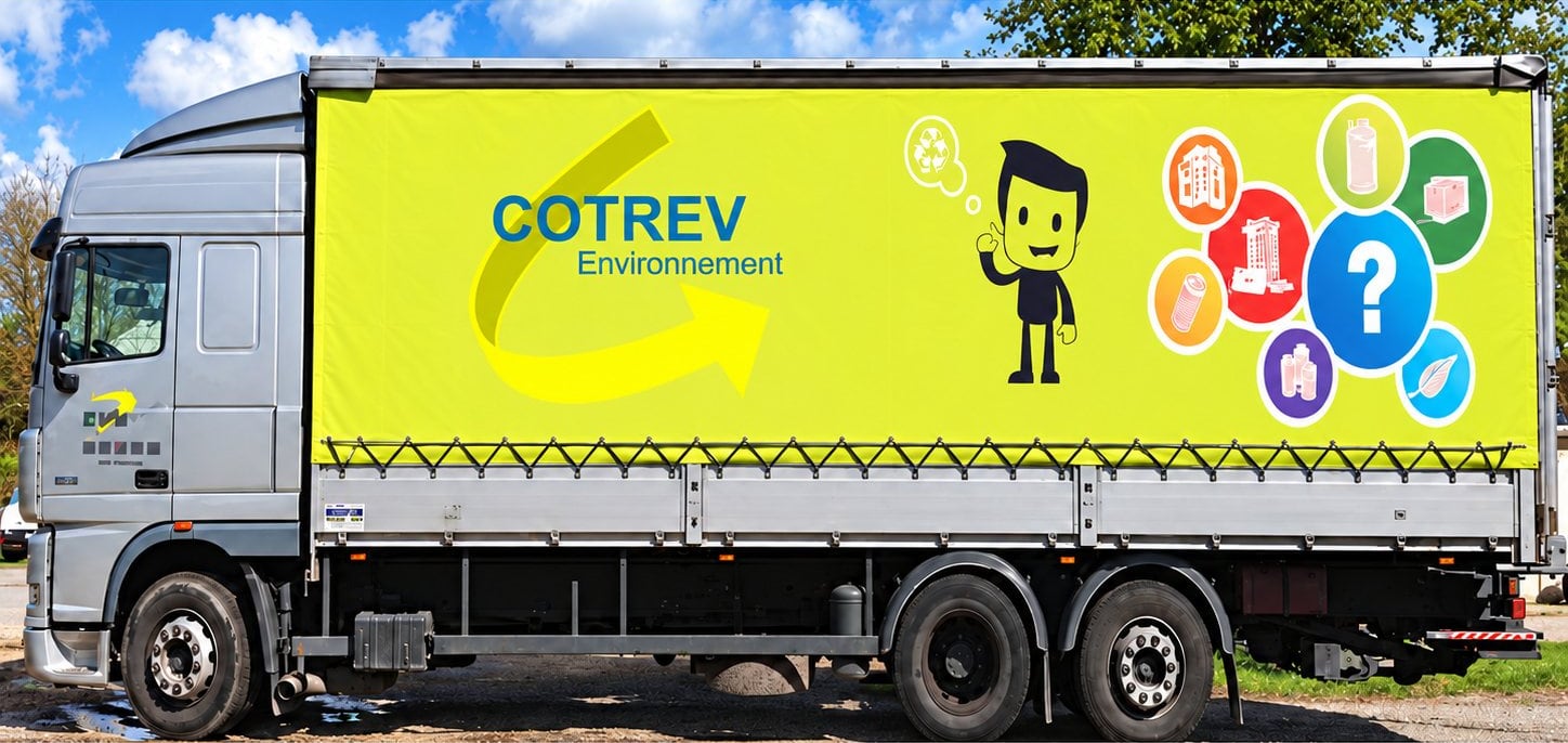 Camion gris à bâche jaune Cotrev Environnement
